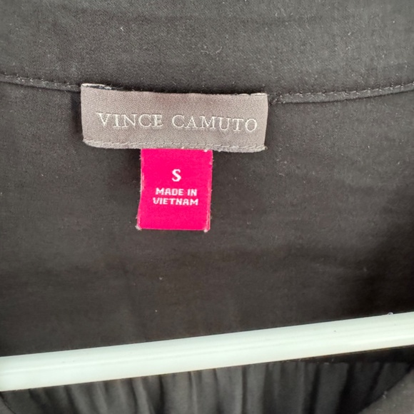 Vince Camuto lightweight women's breezy top - Picture 3 of 3